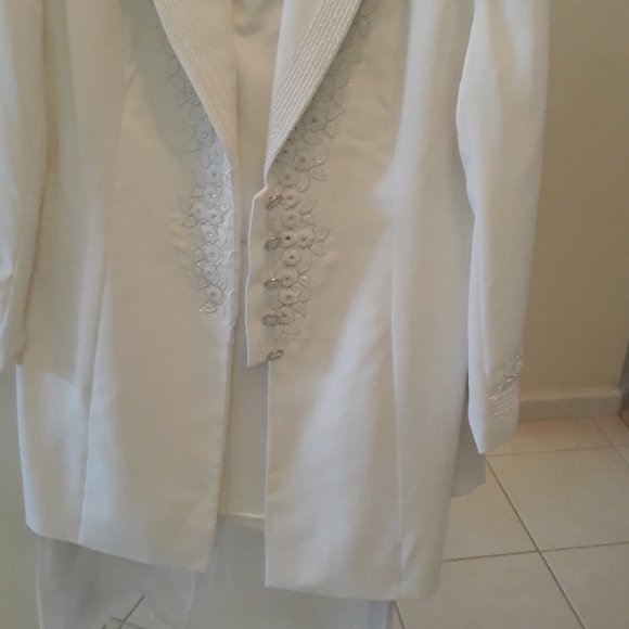 Dress - Picture 2 of 2